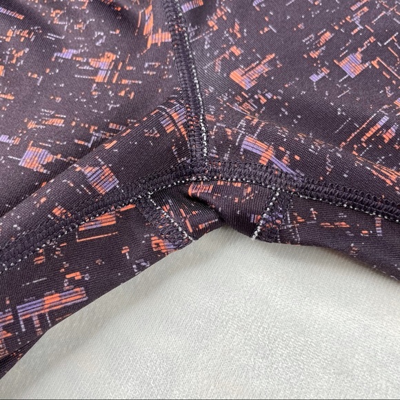 Under Armour Women’s Cropped Leggings - Picture 6 of 6